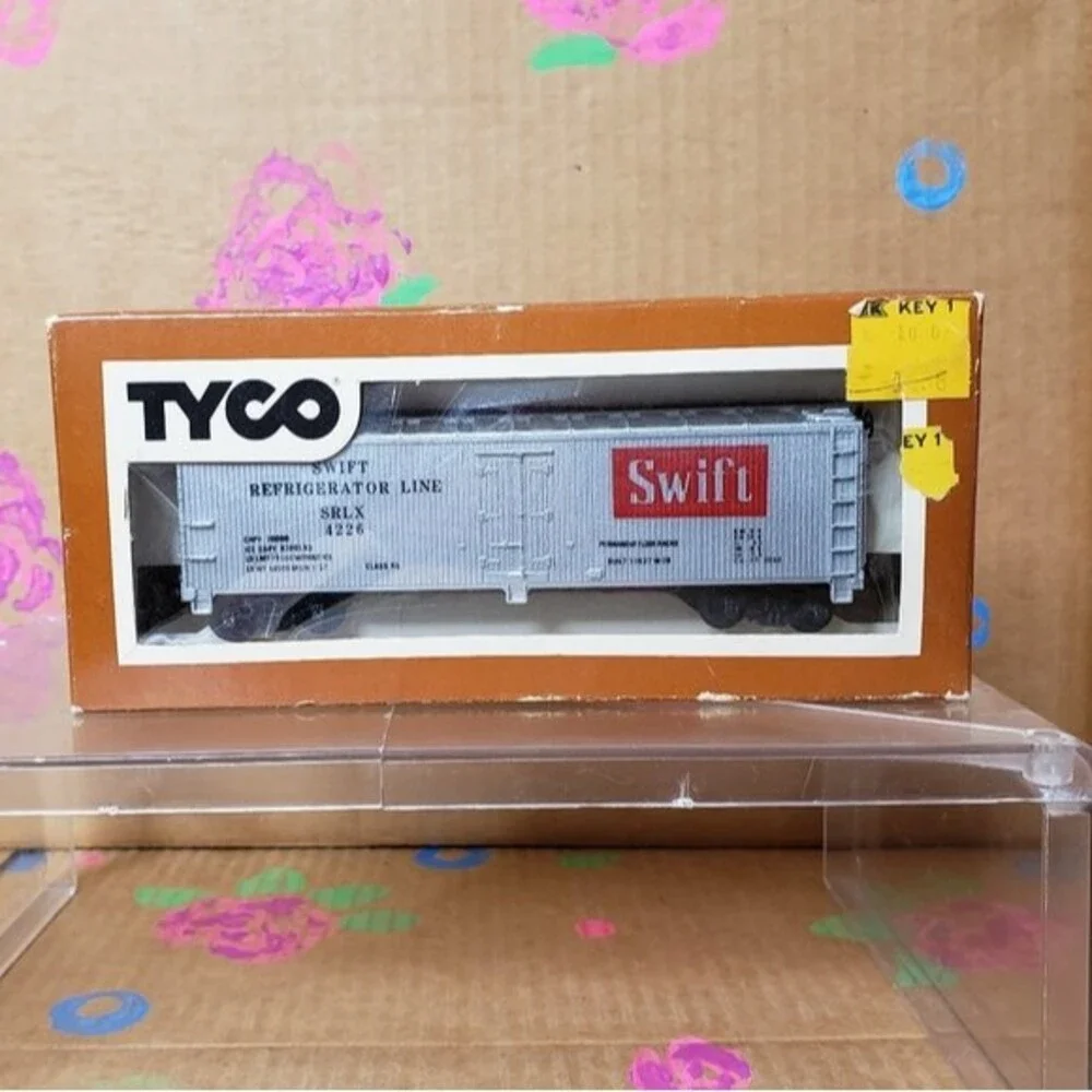 VINTAGE TYCO REEFER CAR 40 FOOT SWIFT 329A TRAIN